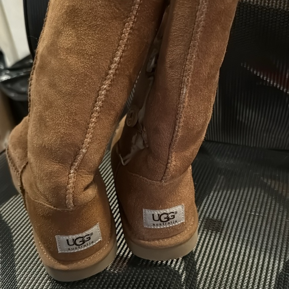 Ugg Boot - image 3